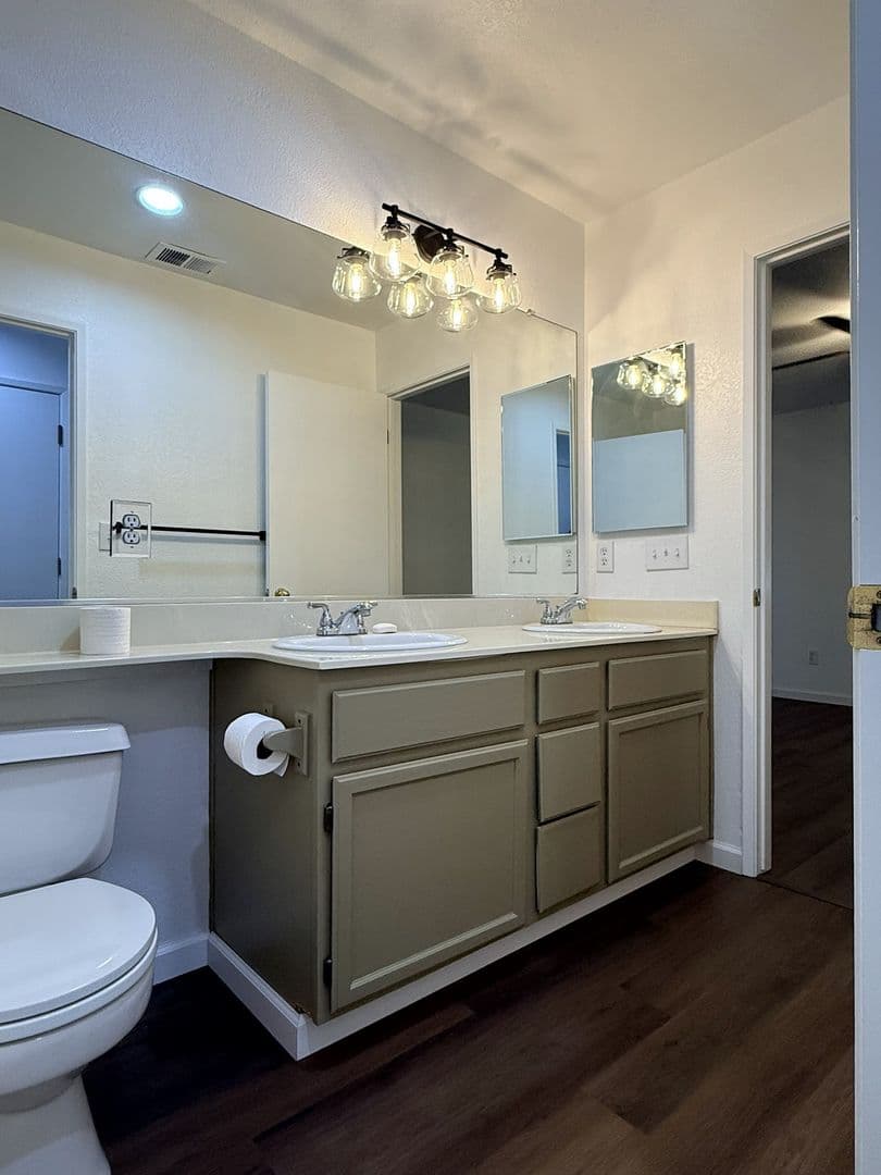 Atwater House: 997 Arrowwood Lane