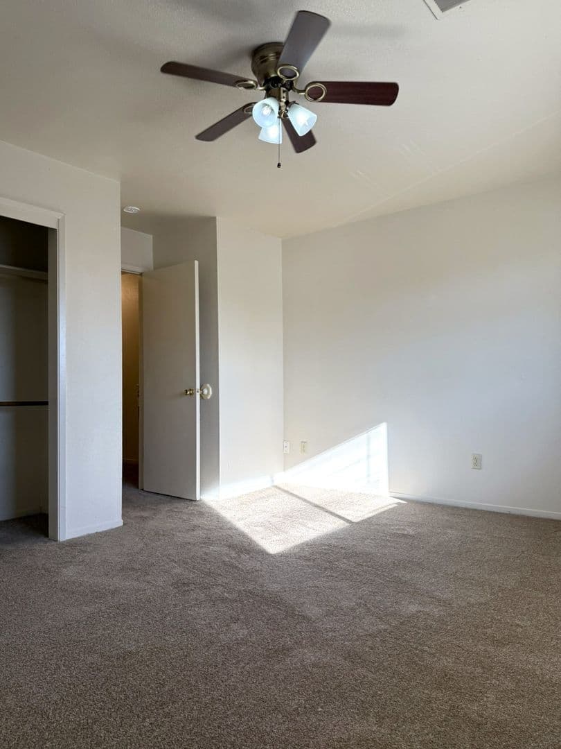 Atwater Apartment: 1285-1295 Elm Ave. (6 units)