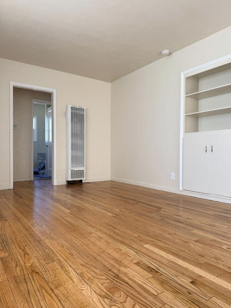 Merced House: 1820 Carol Ave