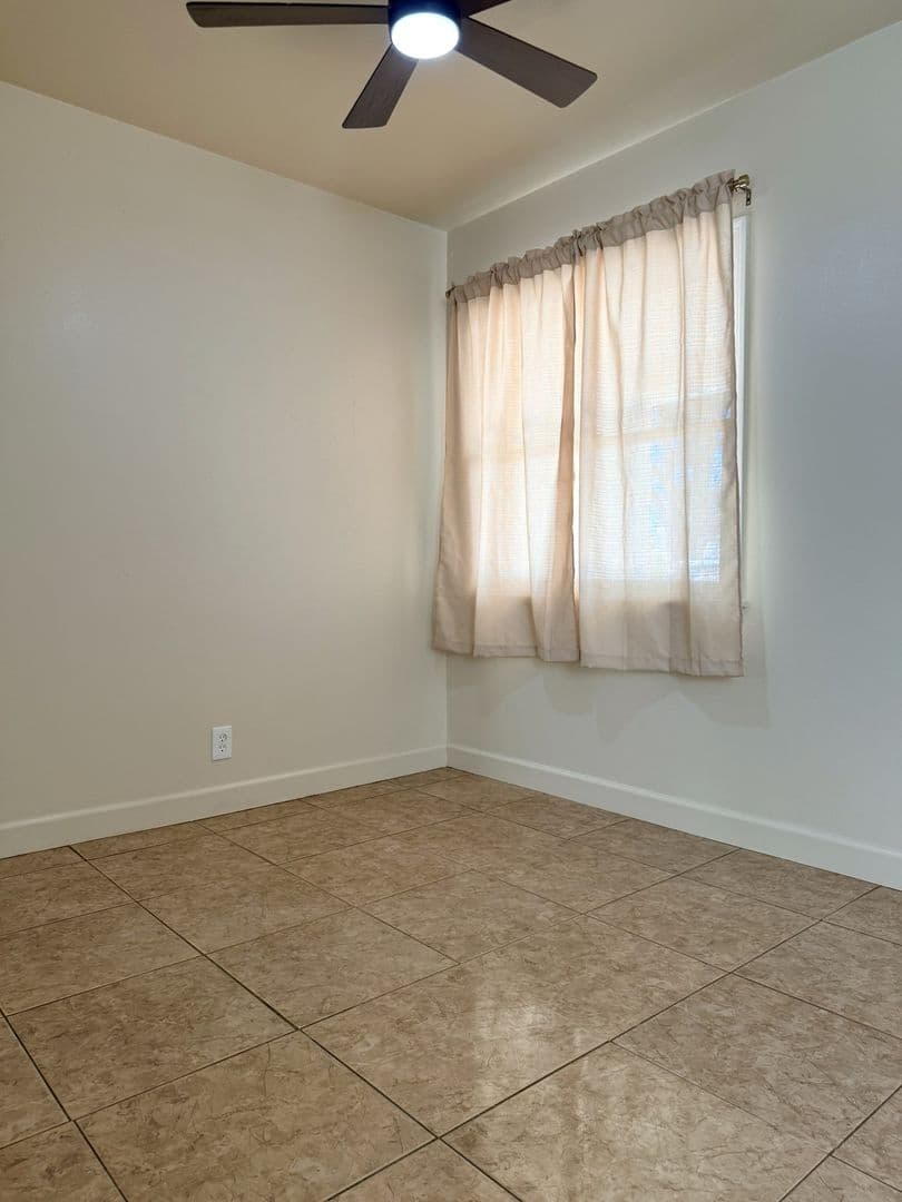 Merced House: 1820 Carol Ave