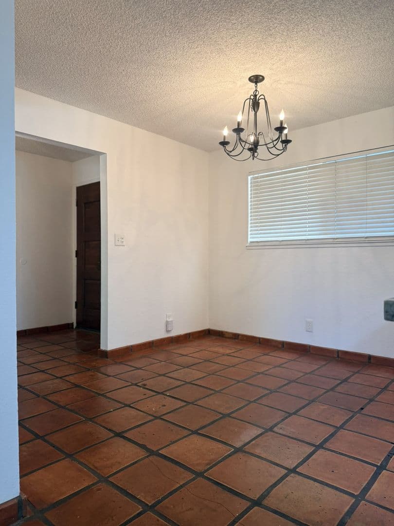 Merced House: 1399 Oregon Drive
