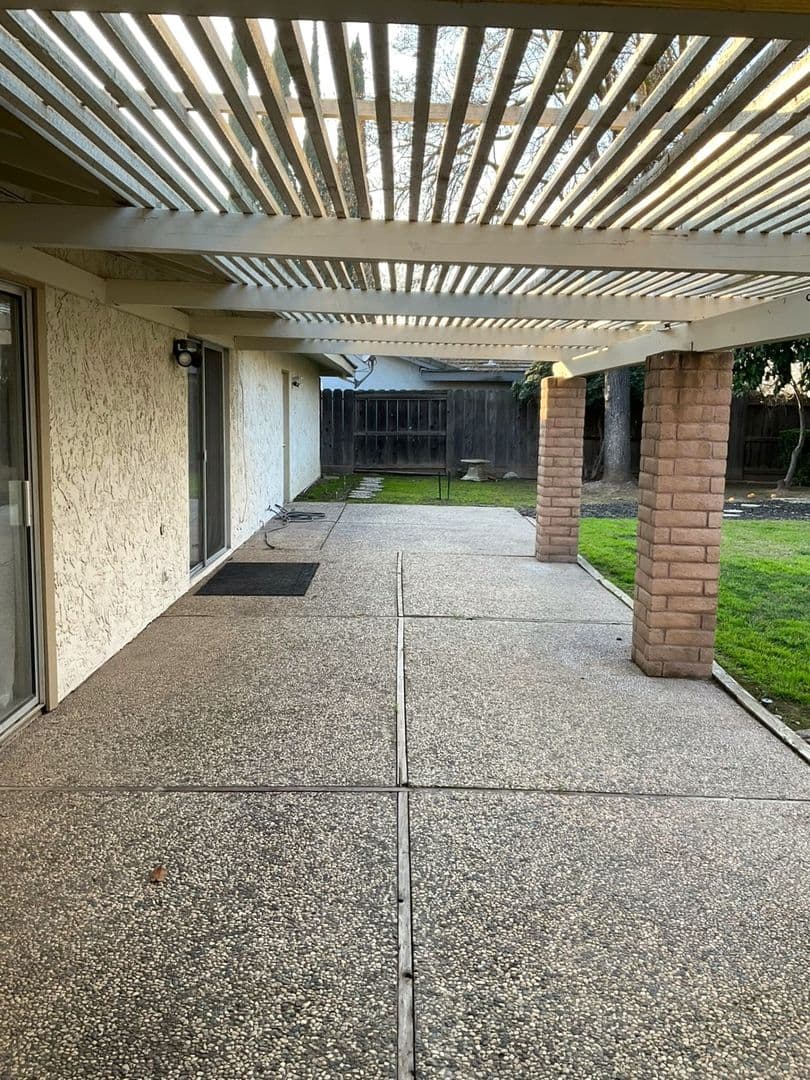 Merced House: 1399 Oregon Drive