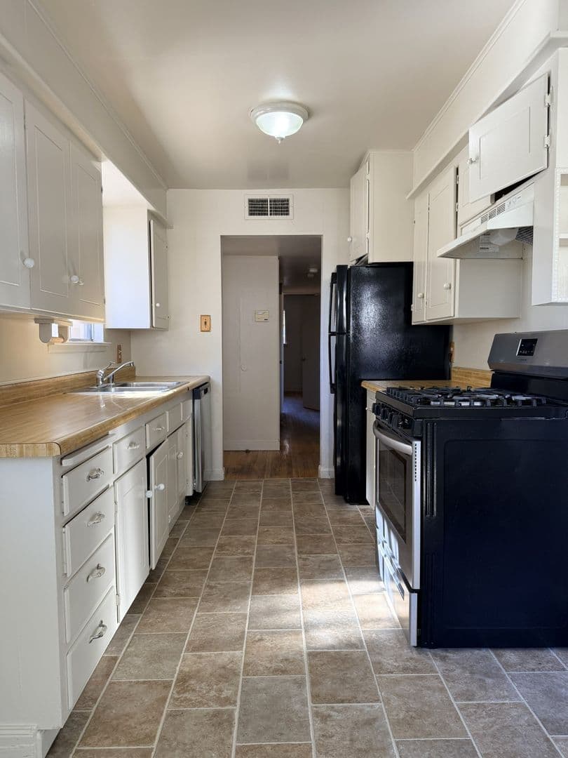 Merced House: 2635 9th Ave.