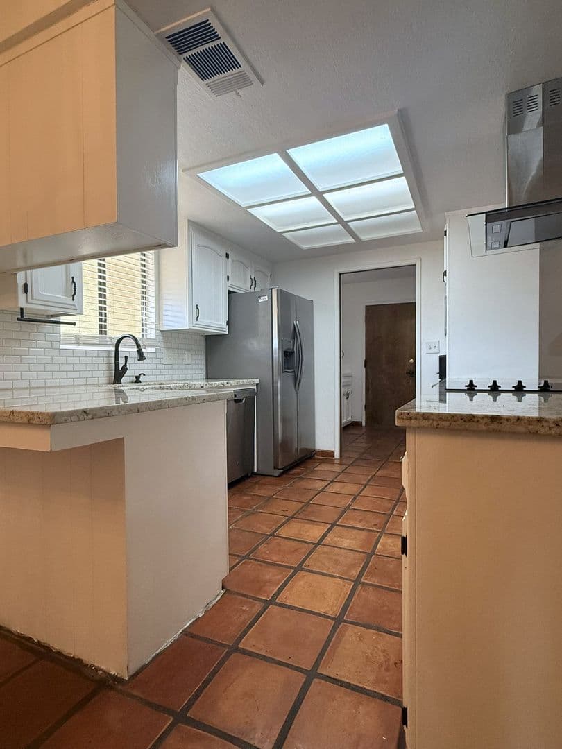 Merced House: 1399 Oregon Drive