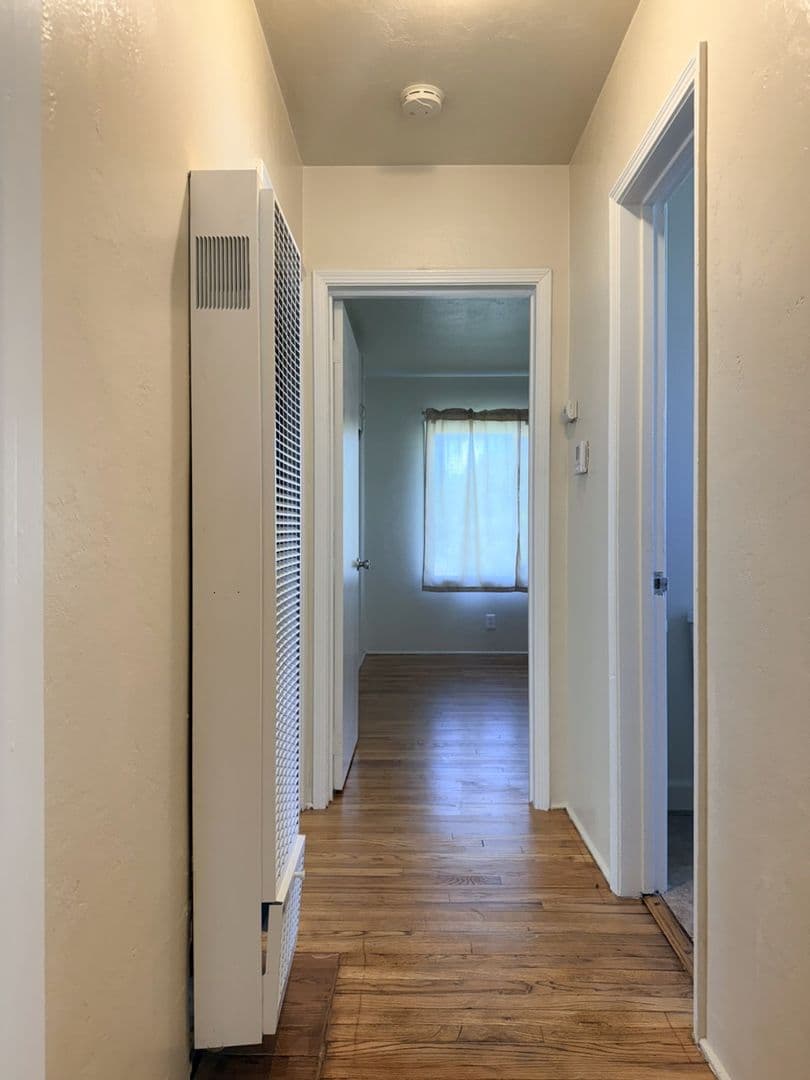 Merced House: 1820 Carol Ave