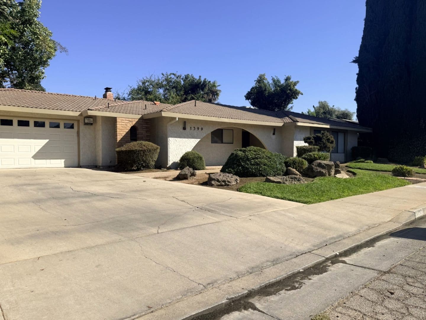 Merced House: 1399 Oregon Drive