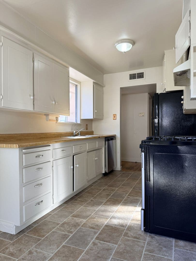 Merced House: 2635 9th Ave.