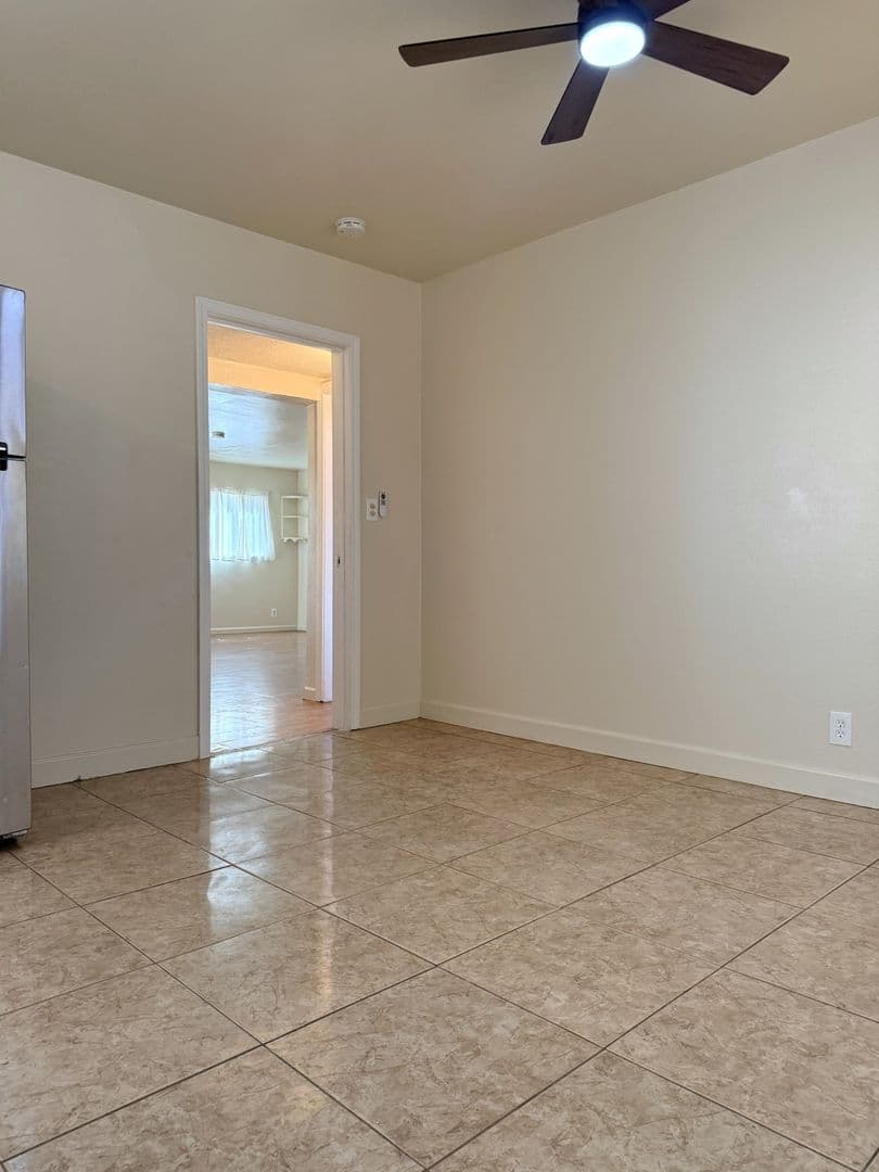 Merced House: 1820 Carol Ave