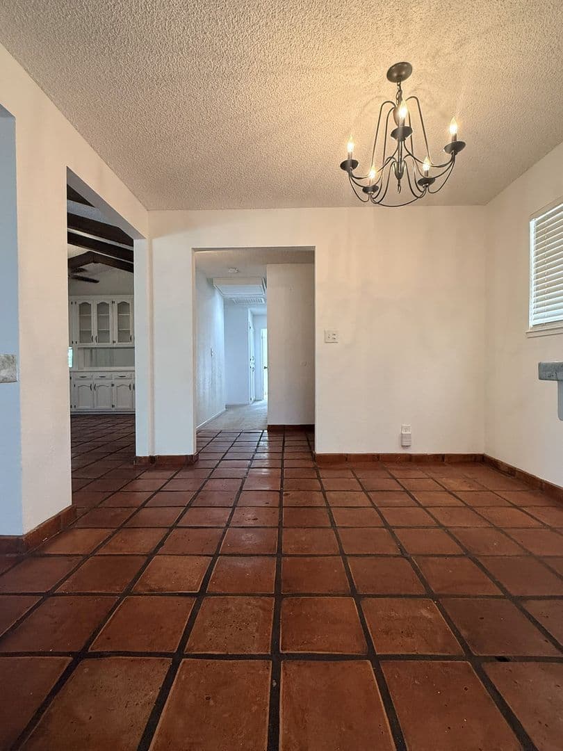 Merced House: 1399 Oregon Drive