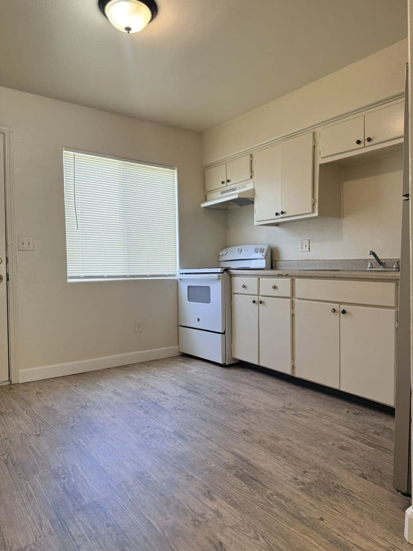 Merced Apartment: 328 W. 13th St.(House & Triplex)