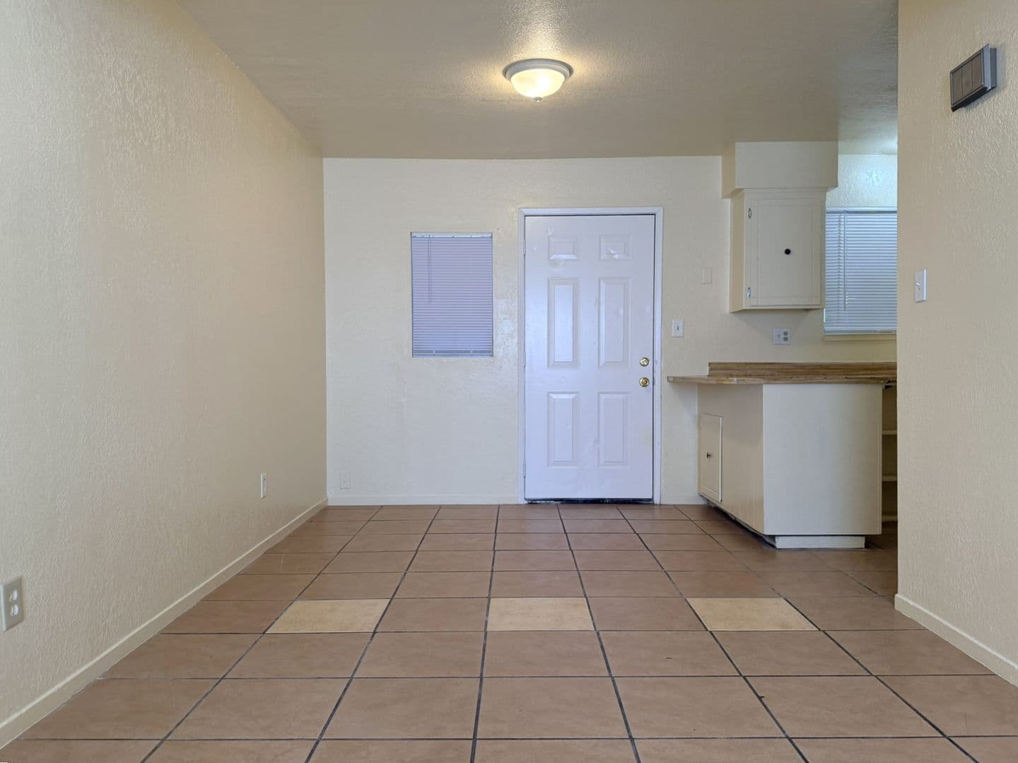 Merced Apartment: 2591 - 2597 Glen Avenue