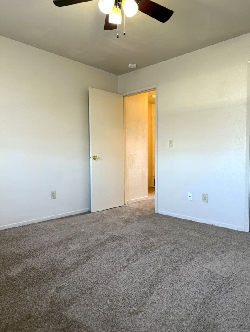 Atwater Apartment: 1285-1295 Elm Ave. (6 units)