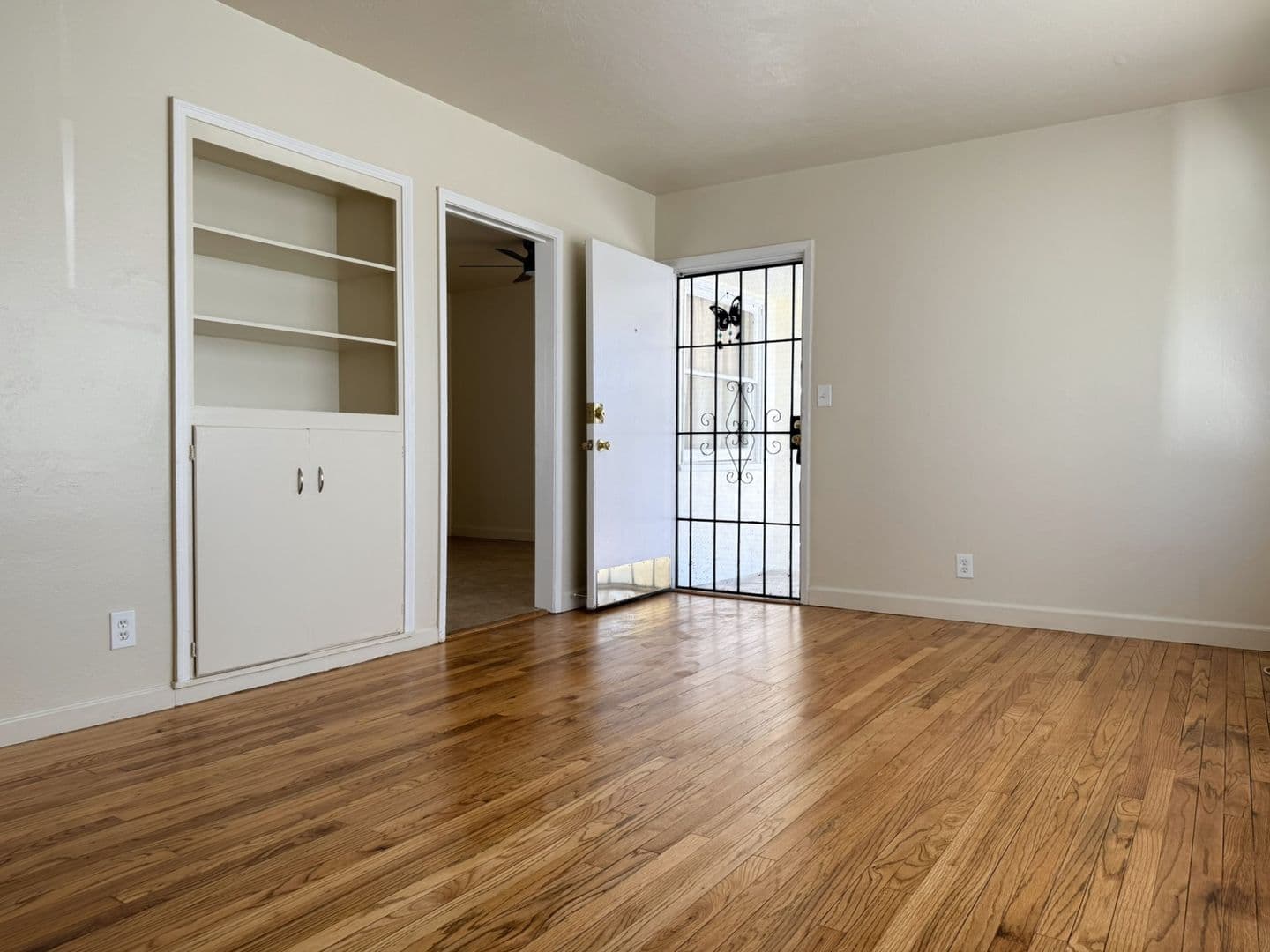 Merced House: 1820 Carol Ave