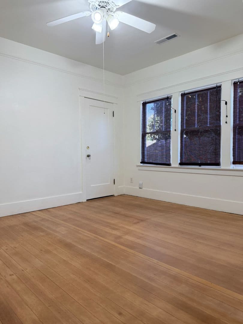 Merced House: 838 W 19th St.