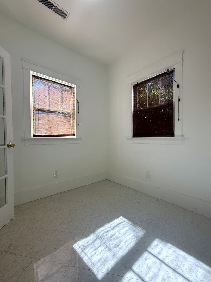 Merced House: 838 W 19th St.