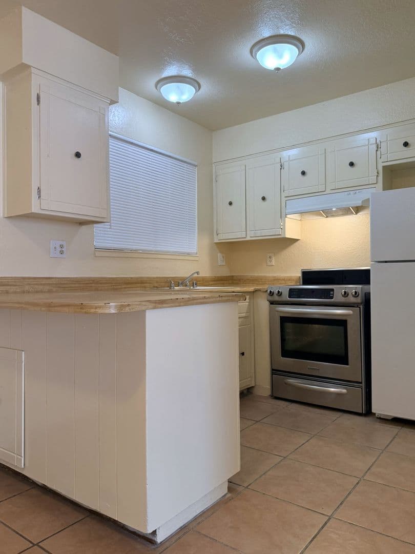 Merced Apartment: 2591 - 2597 Glen Avenue