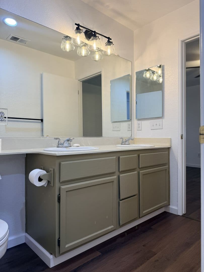 Atwater House: 997 Arrowwood Lane