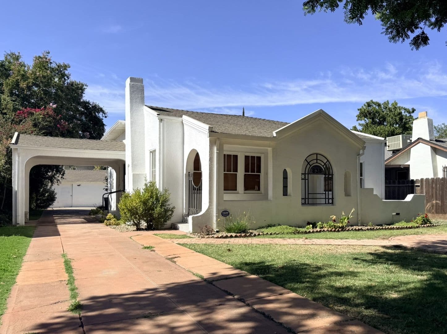 Merced House: 838 W 19th St.