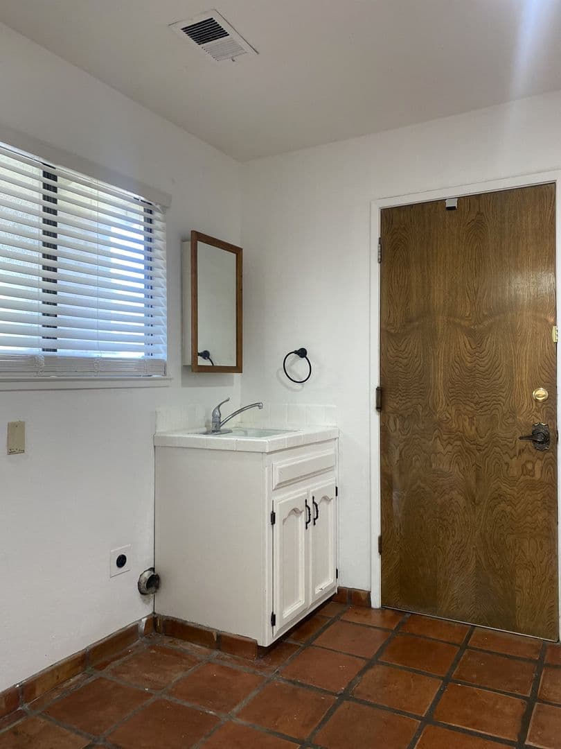 Merced House: 1399 Oregon Drive