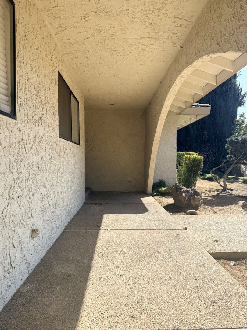 Merced House: 1399 Oregon Drive