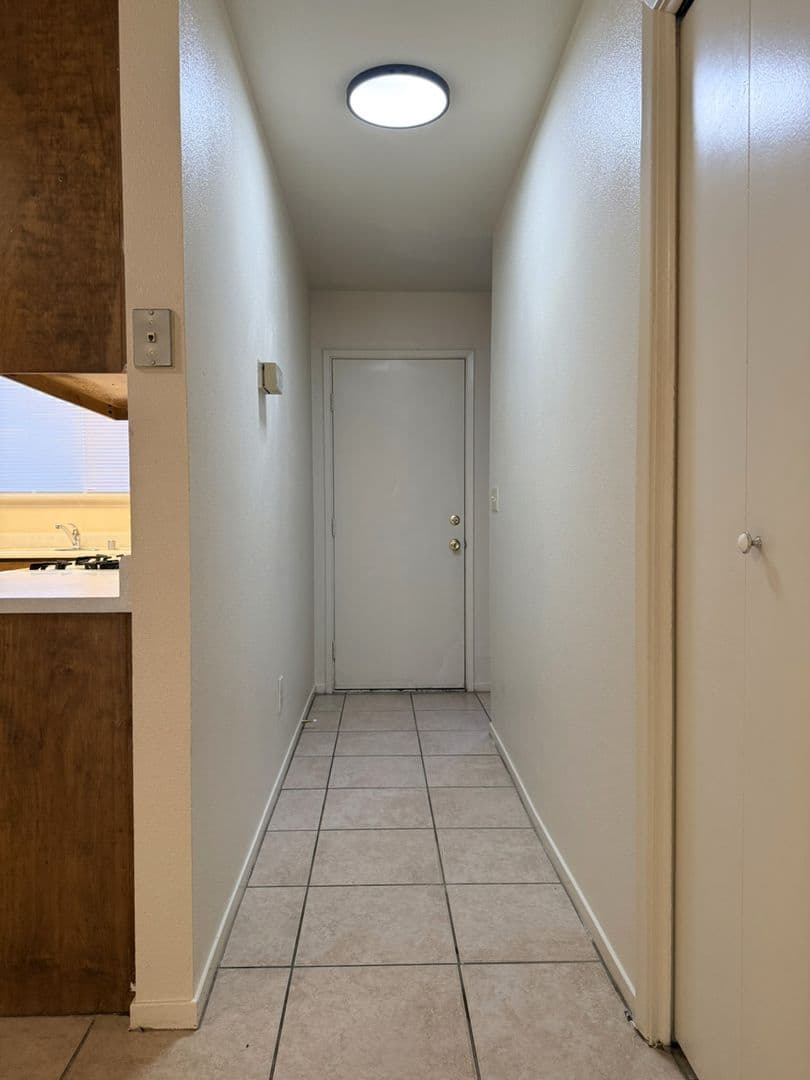 Atwater Apartment: 1285-1295 Elm Ave. (6 units)
