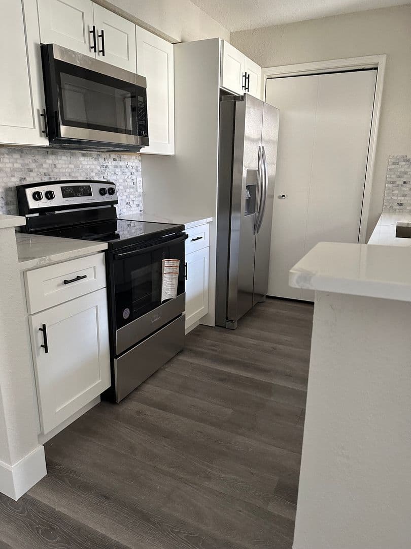 Coral Springs Apartment: 833 Riverside Dr # 831