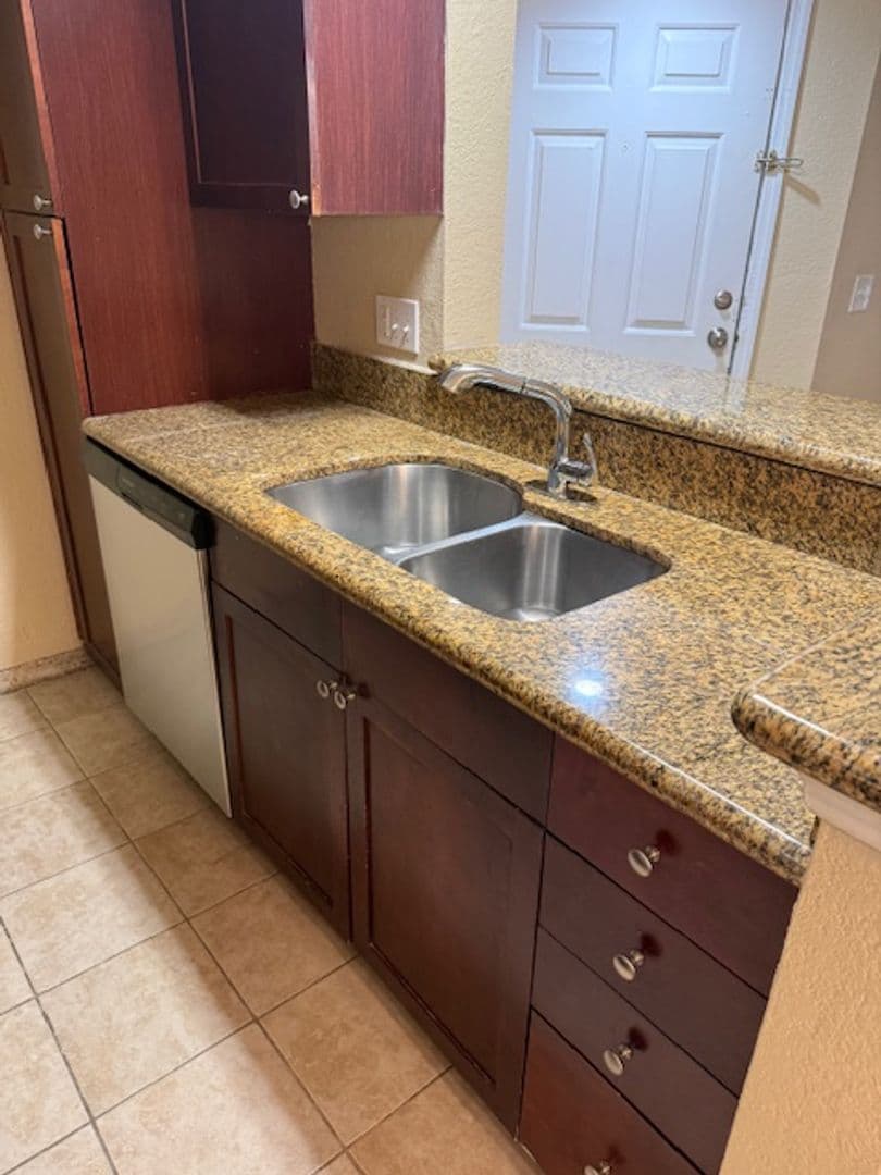 Orlando Condo: 5124 Conroy Rd