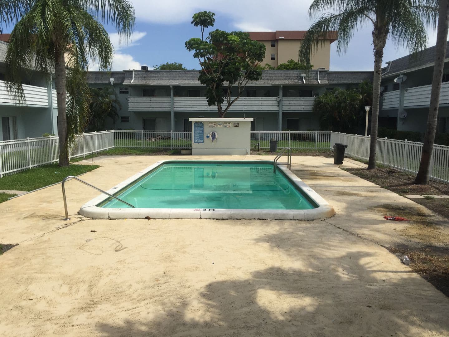 Plantation Apartment: 4251 NW 5th St.