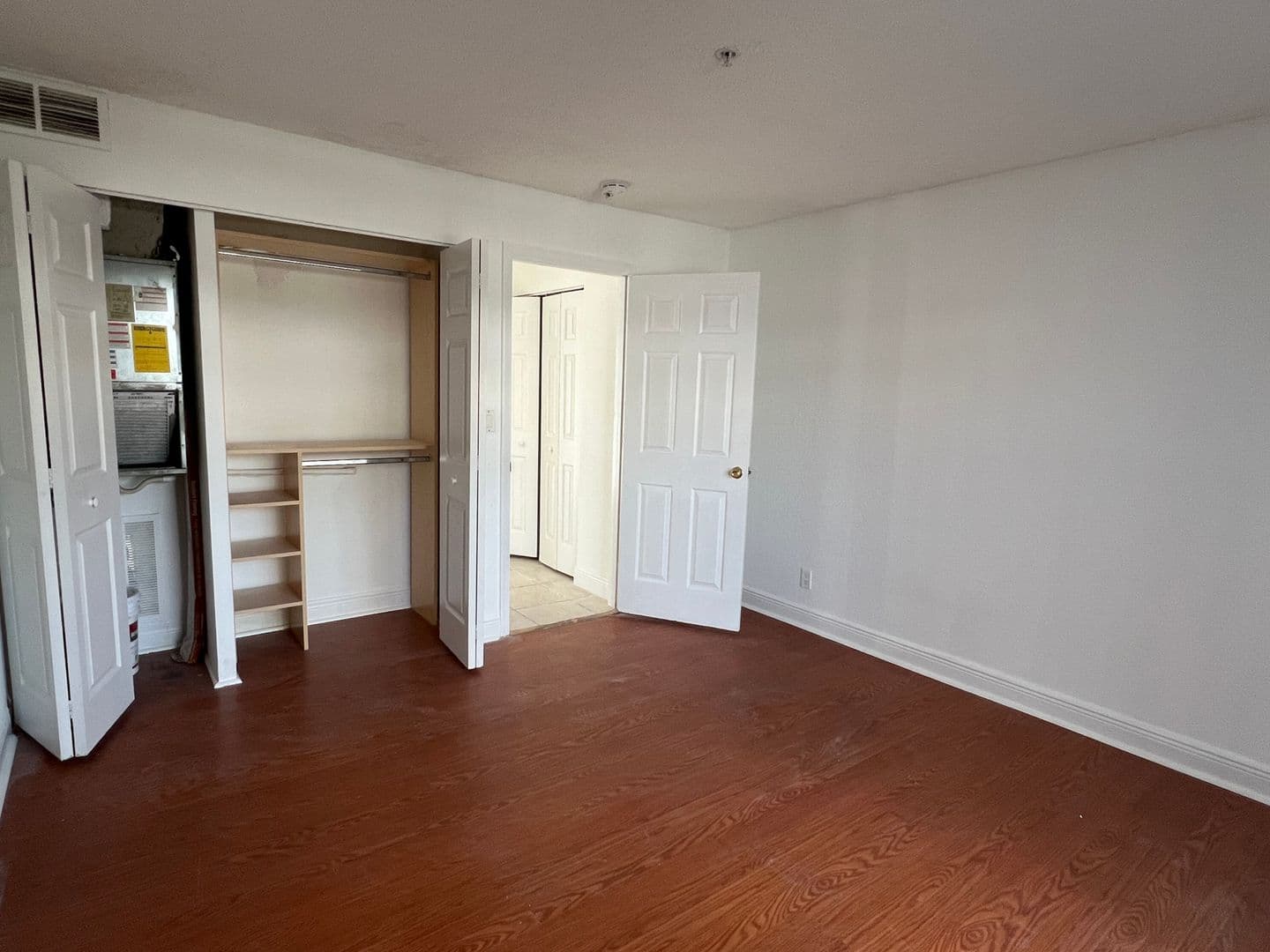 Plantation Apartment: 4251 NW 5th St.