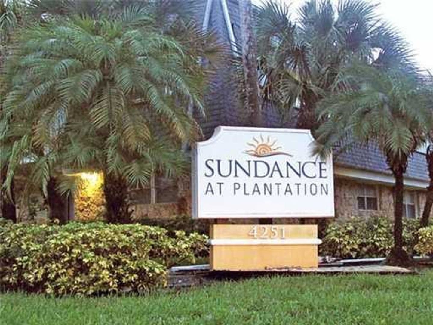 Plantation Apartment: 4251 NW 5th St.