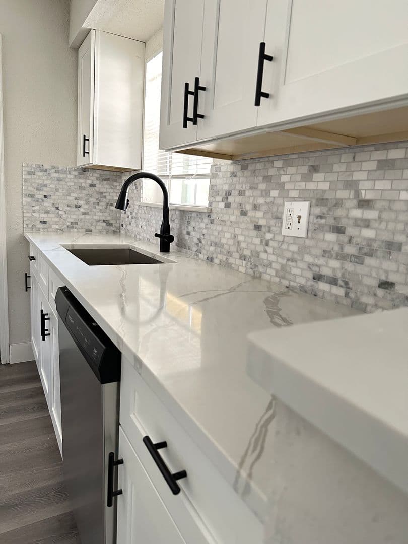 Coral Springs Apartment: 833 Riverside Dr # 831