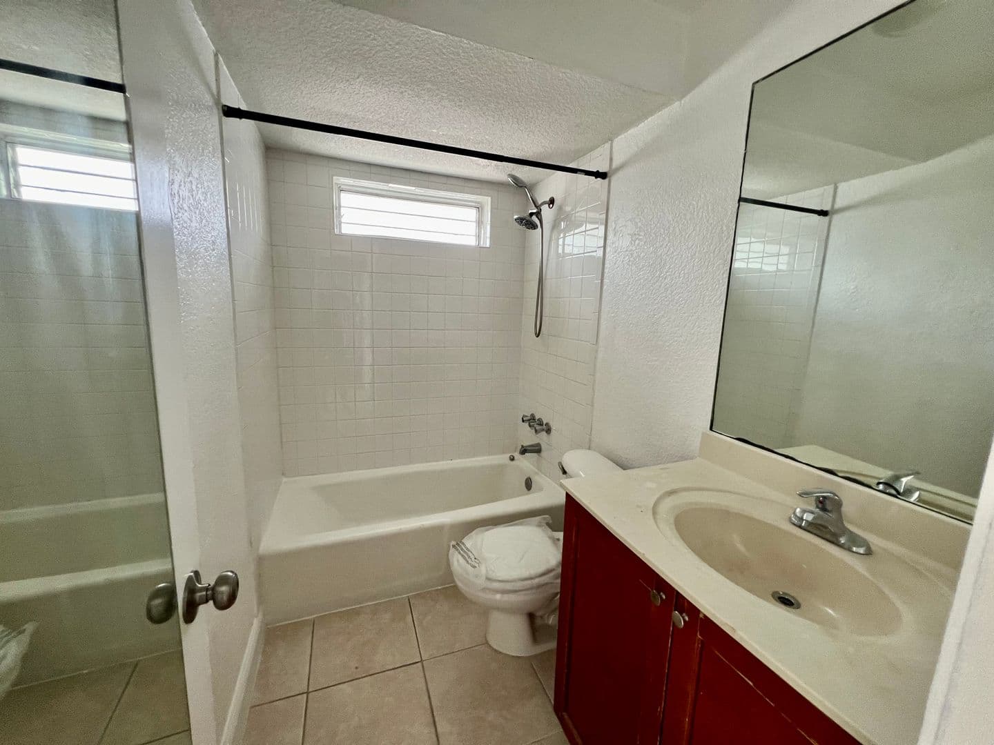 Plantation Apartment: 4251 NW 5th St.