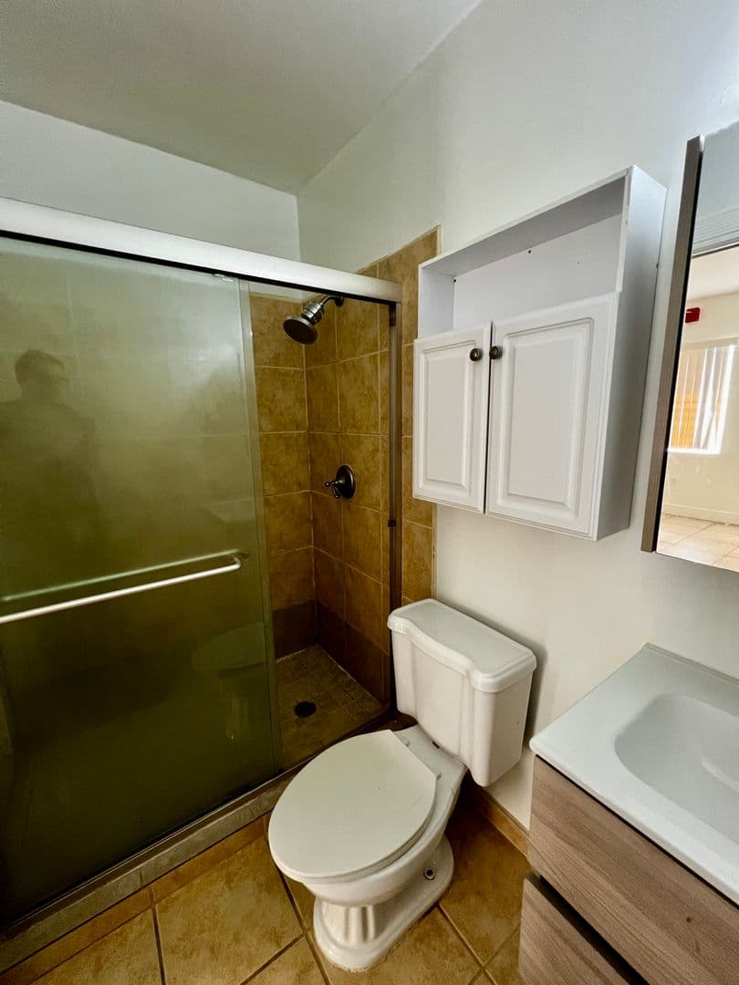 North Miami Beach Apartment: 2072 NE 169TH ST.