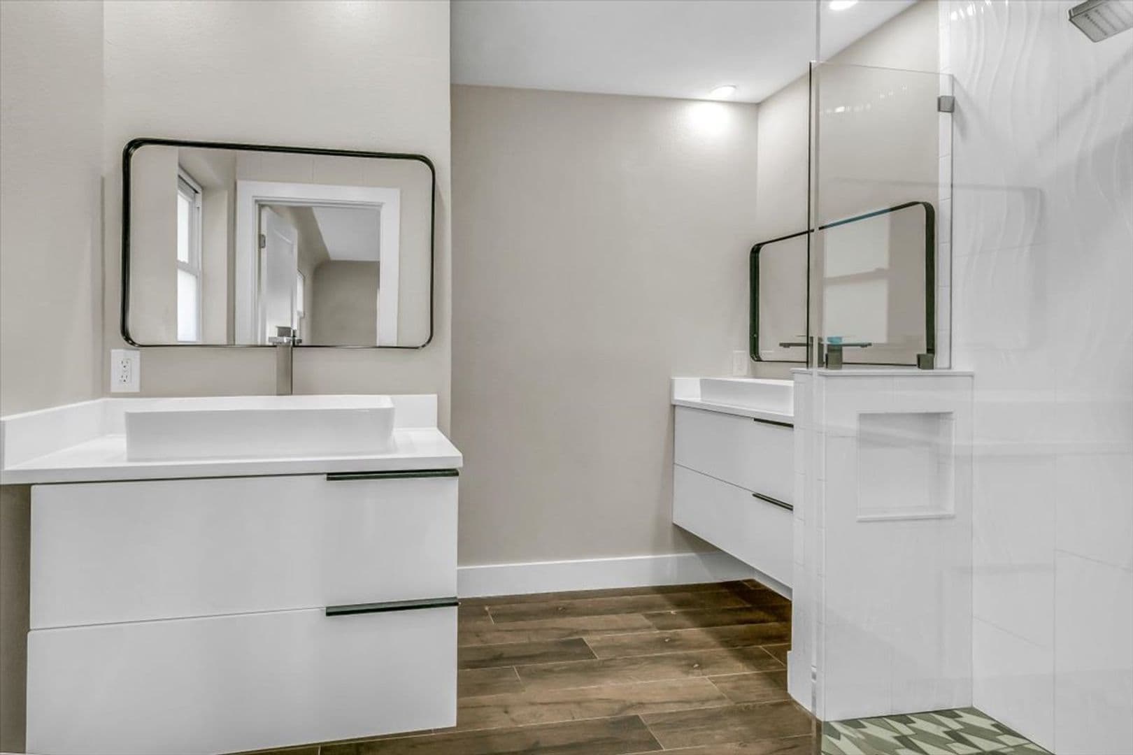 St Petersburg House: 525 Lamara Way NE