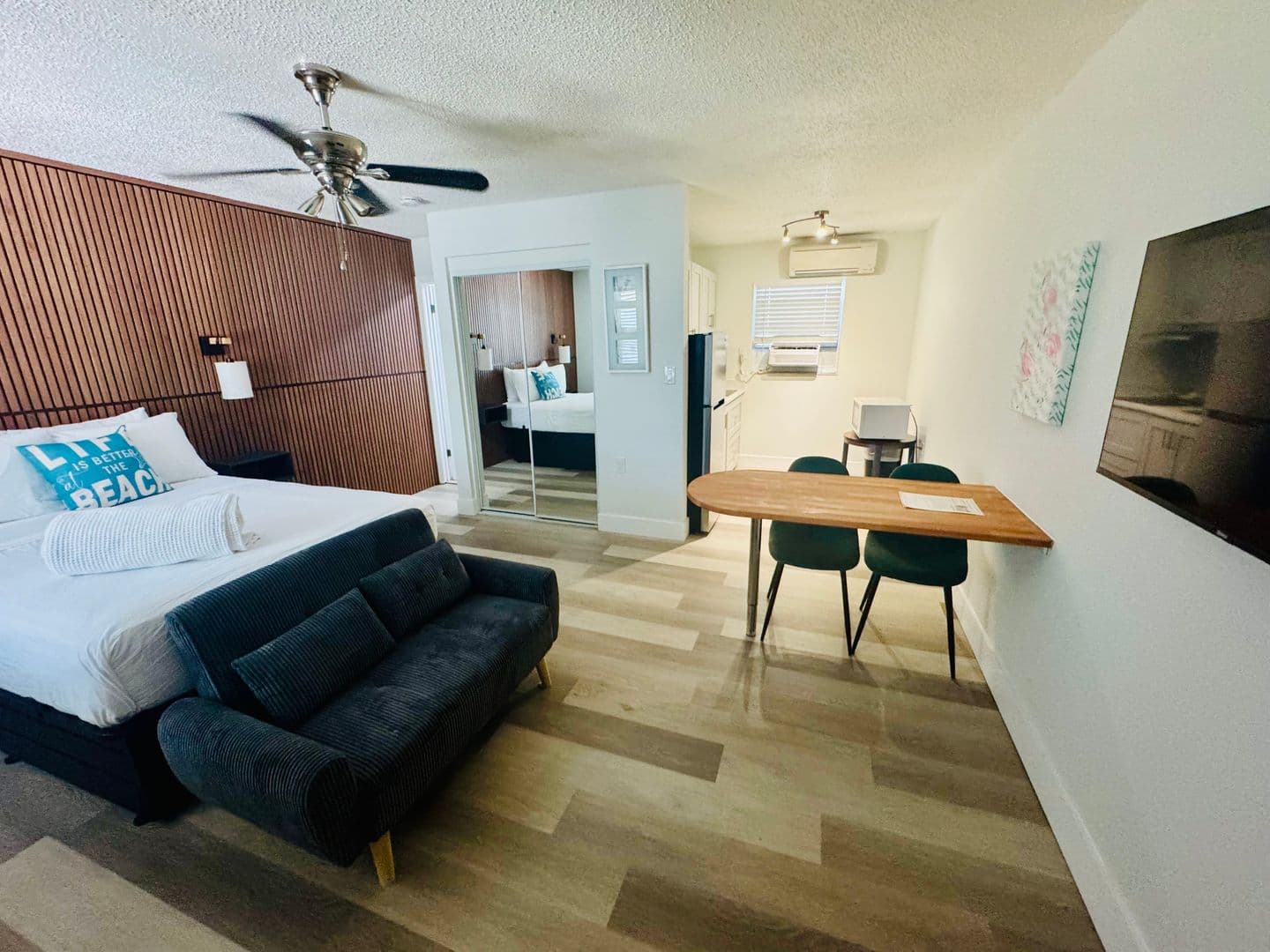 ST PETE BEACH Apartment: 523 72nd AVE