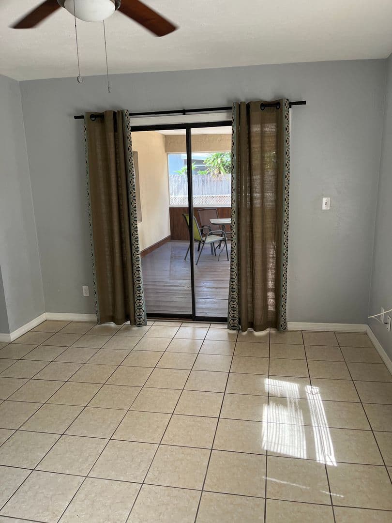 Seminole House: 10723 109th St