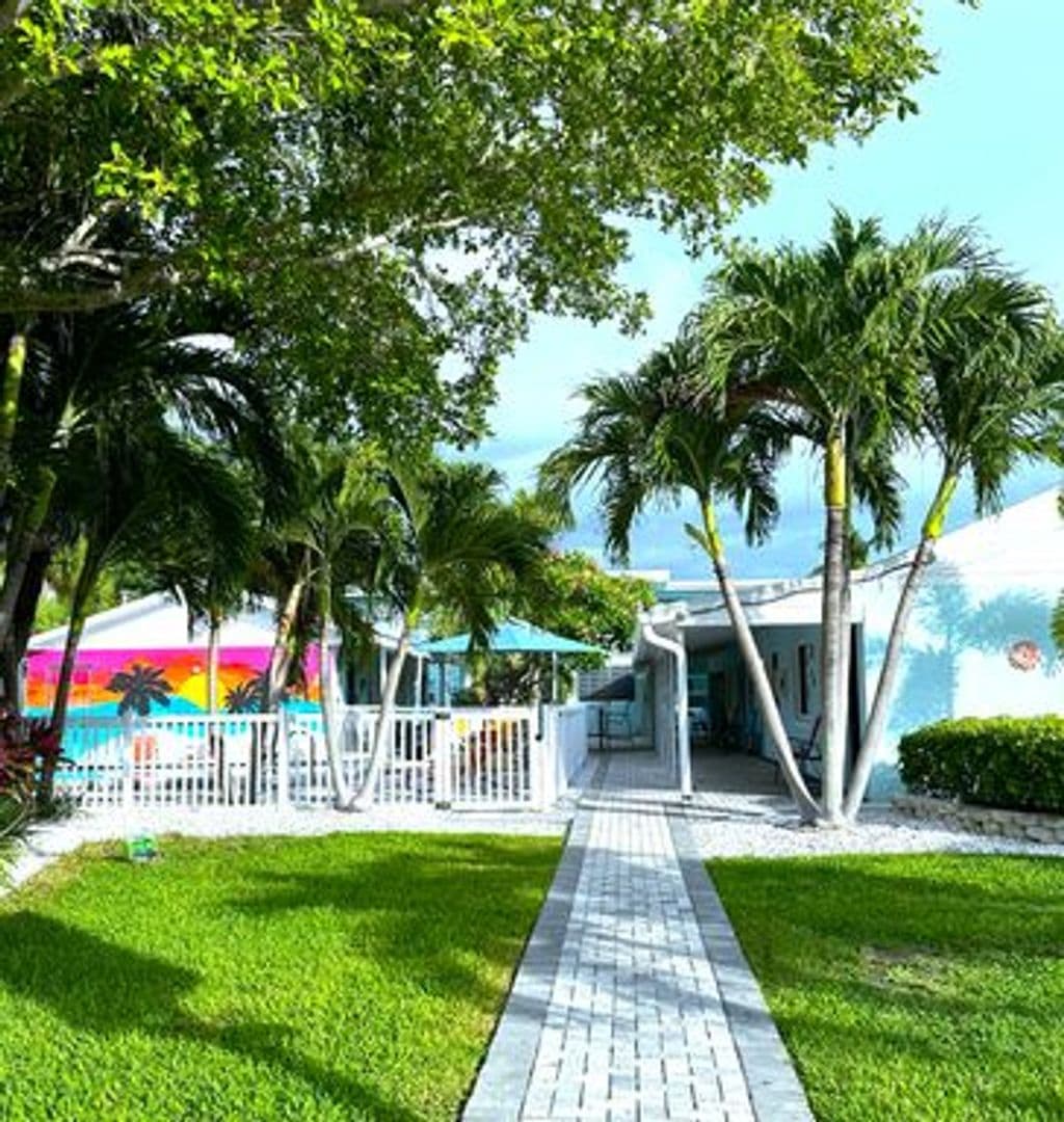 ST PETE BEACH Apartment: 523 72nd AVE