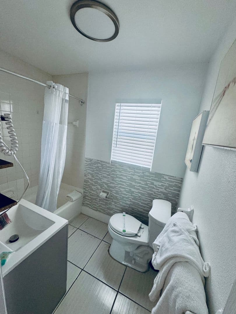 ST PETE BEACH Apartment: 523 72nd AVE