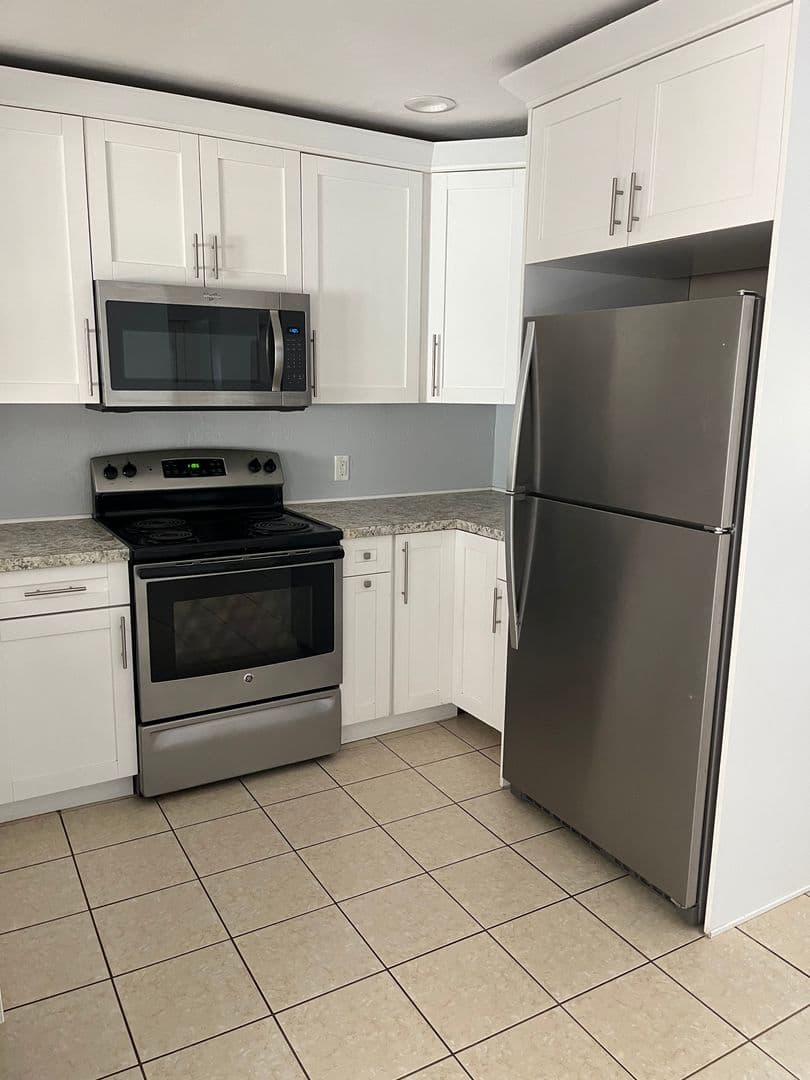 Seminole House: 10723 109th St