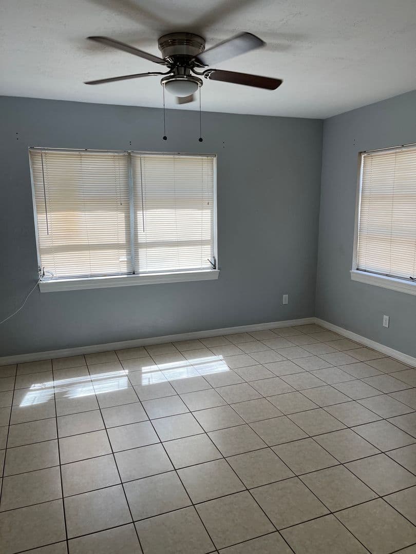Seminole House: 10723 109th St