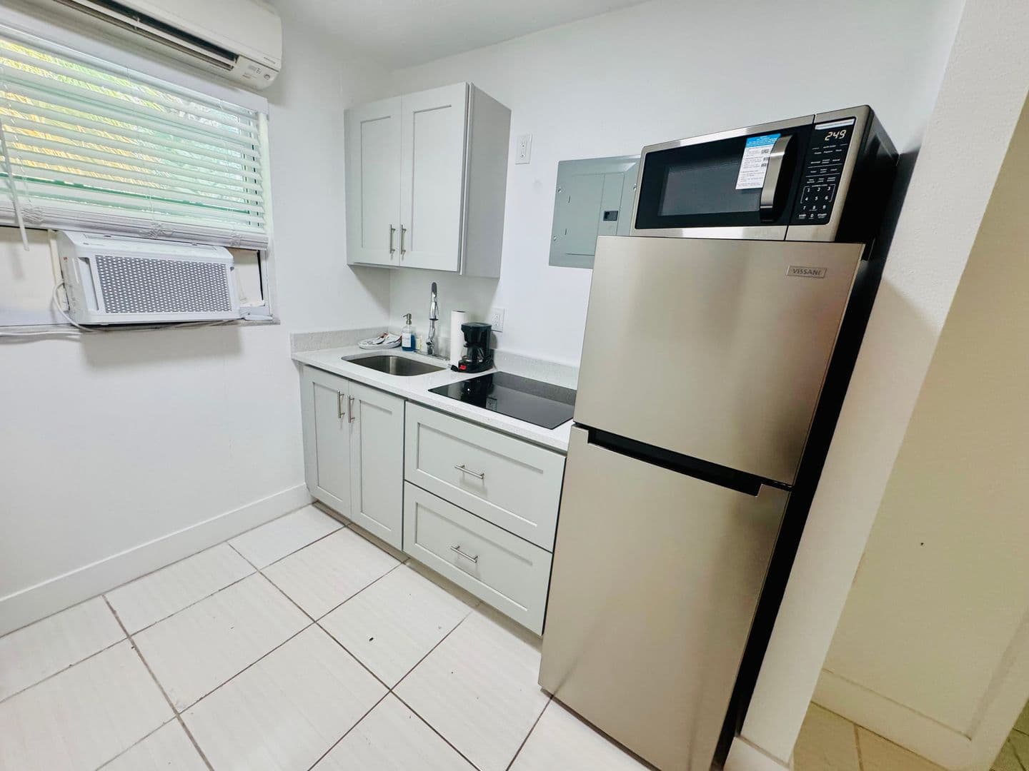 ST PETE BEACH Apartment: 523 72nd AVE