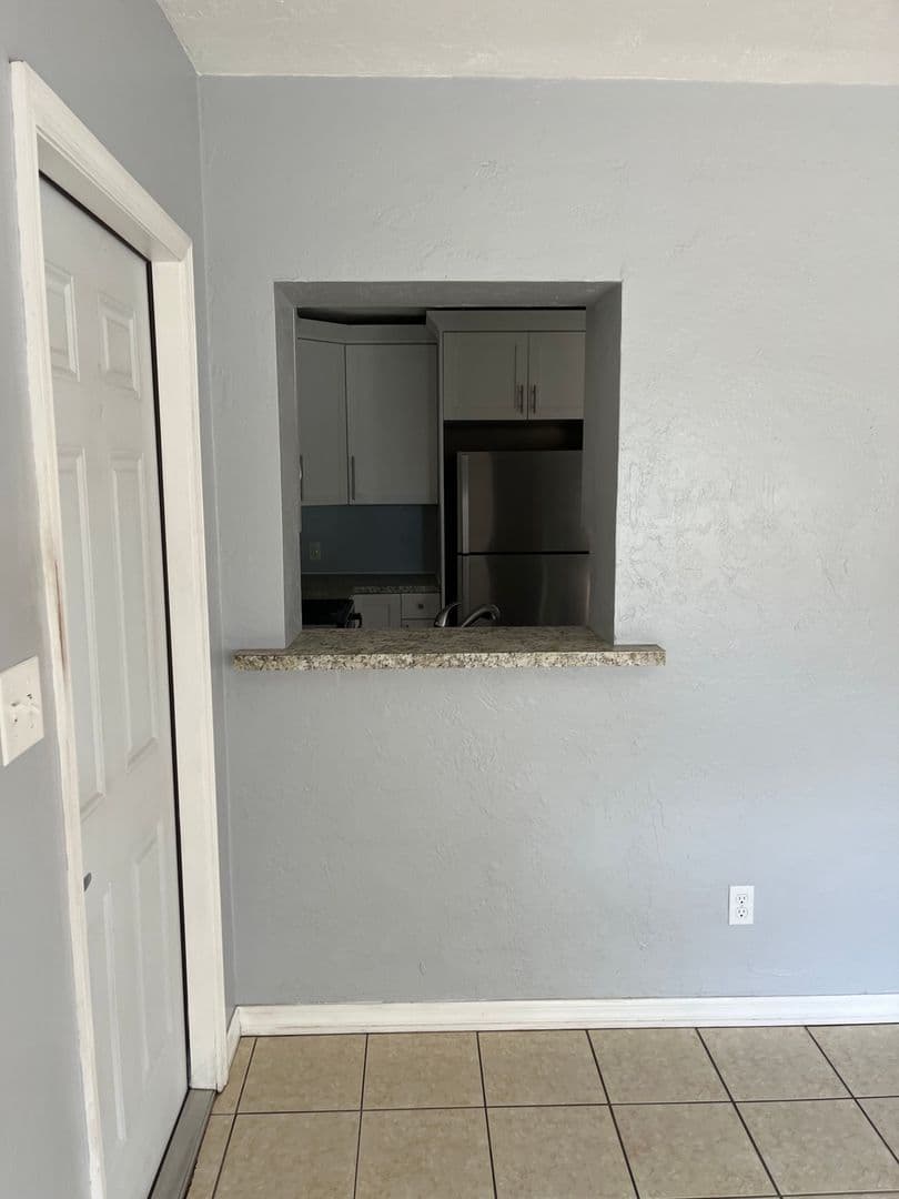Seminole House: 10723 109th St