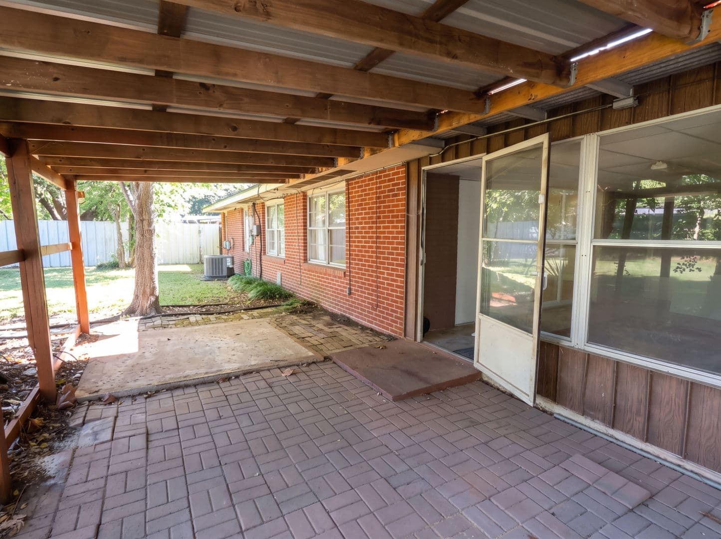 Shreveport House: 3924 Reily Ln