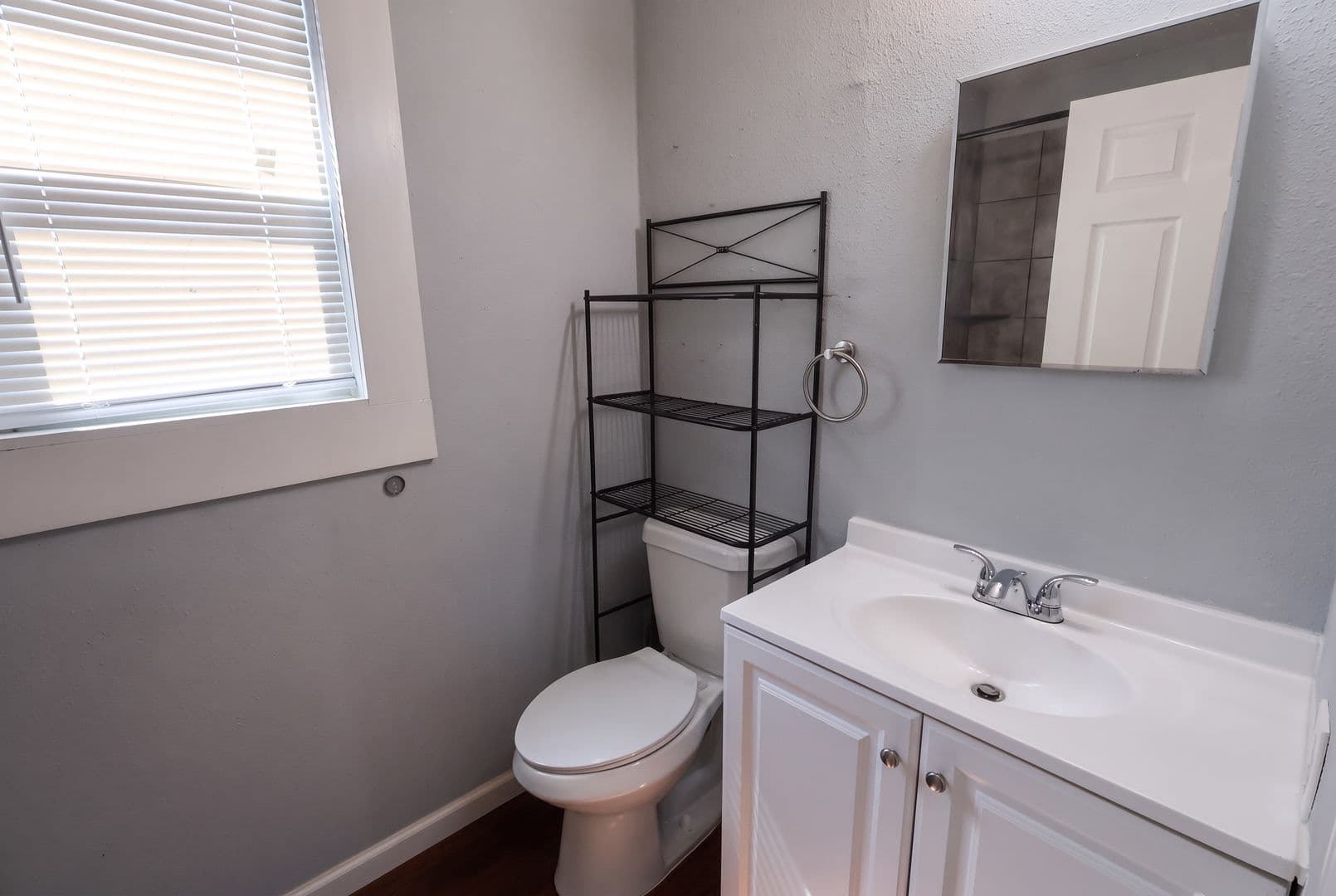 Stonewall House: 214 Church Rd. Unit 1