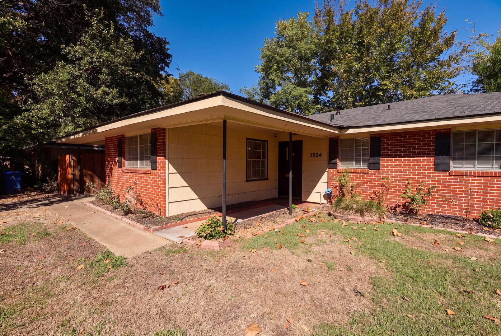 Shreveport House: 3924 Reily Ln