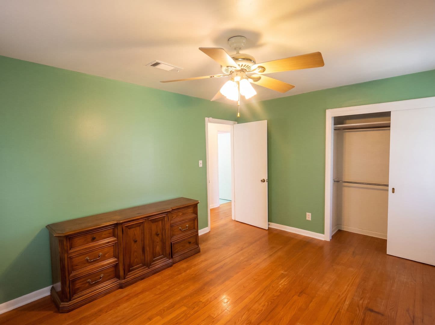 Shreveport House: 3924 Reily Ln