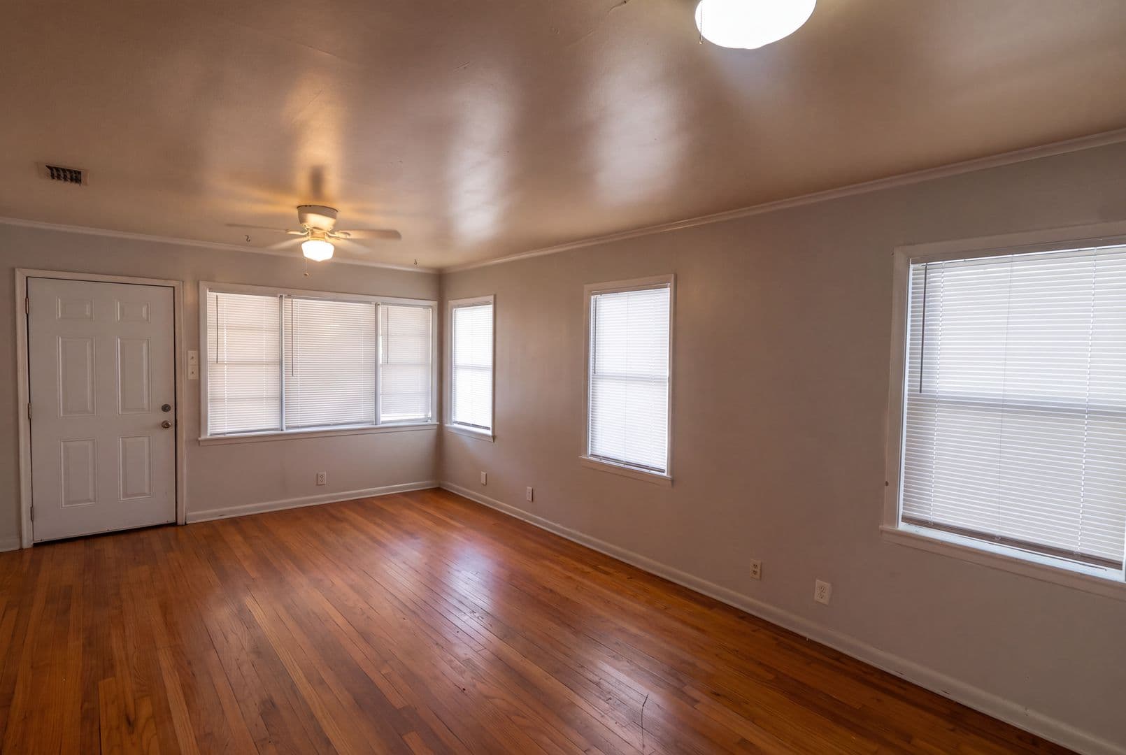 Shreveport House: 131 Lister St