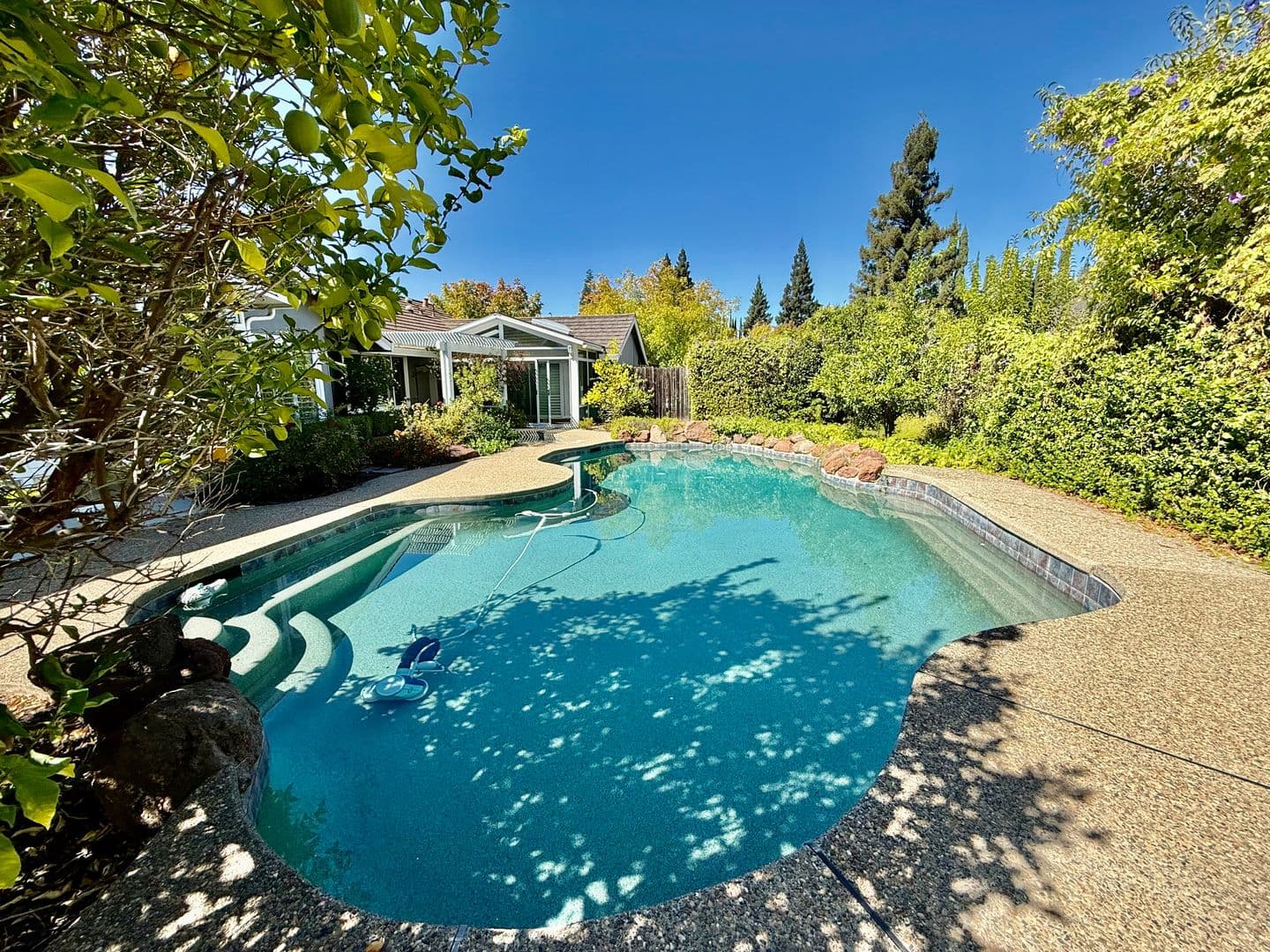 Roseville House: 1101 Newport Way