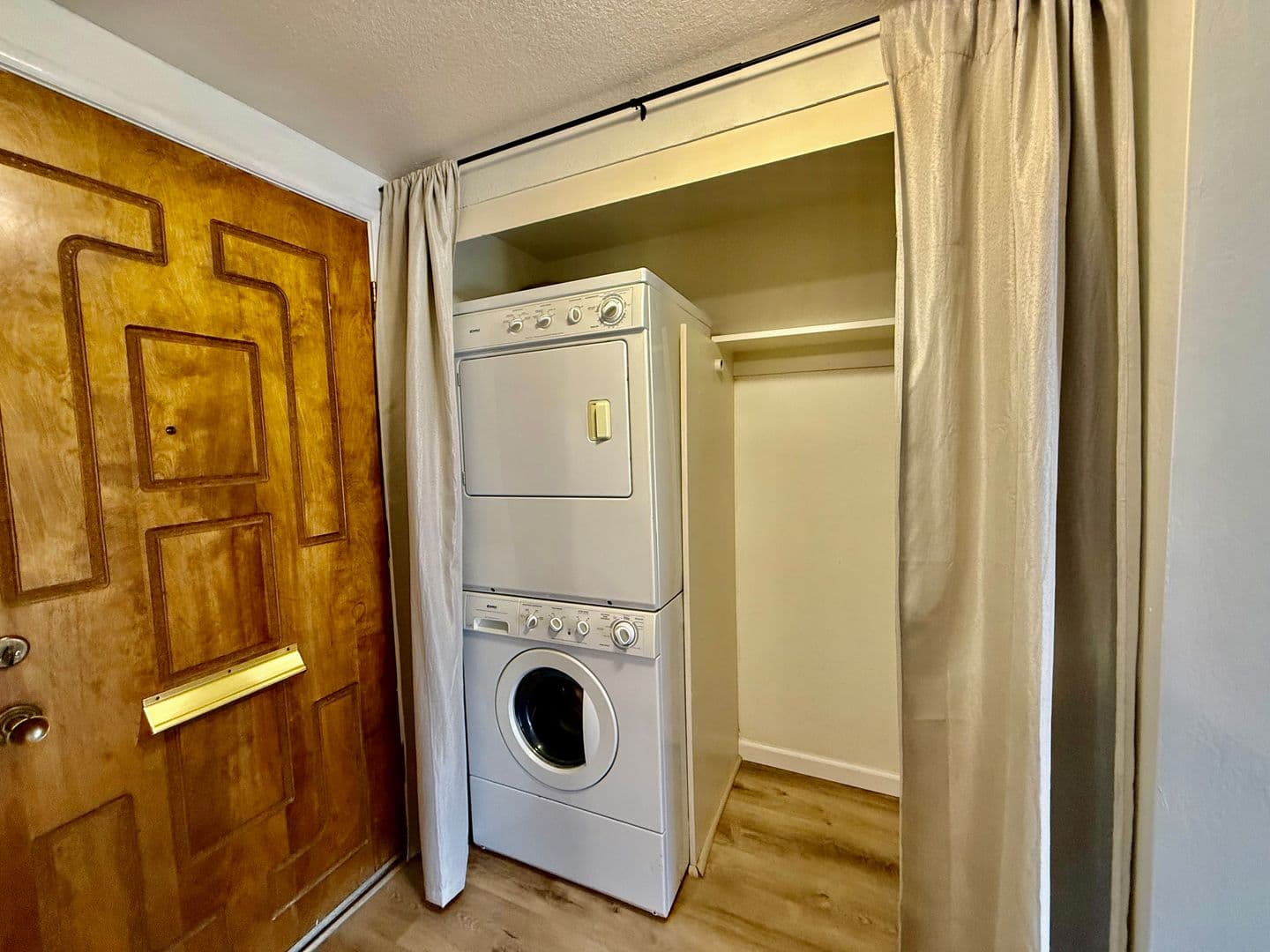 Carmichael Townhome: 6203 Via Casitas