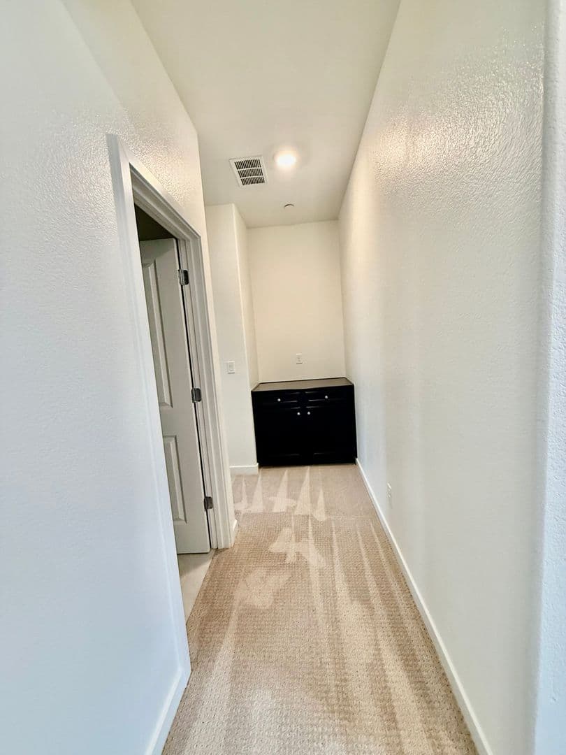 Roseville House: 7377 Moon Dream Way